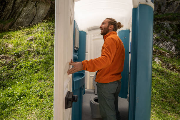 Porta potty delivery and setup in Surgoinsville, TN